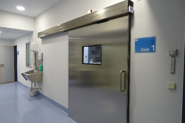 Innovaciones en Sistemas de Puertas Automáticas para Hospitales y Clínicas